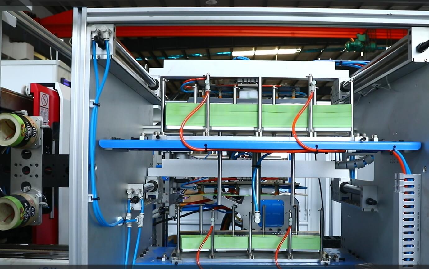 Automatisches In-Form-Etikettierungssystem
