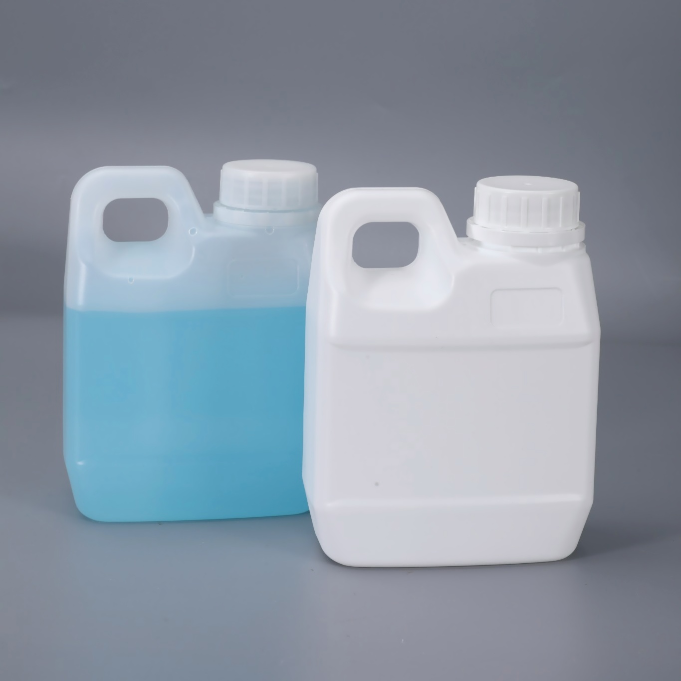 500-ml-Krüge im F-Stil, 0,5-Liter-Kanister aus lebensmittelechtem HDPE-Weinkunststoff